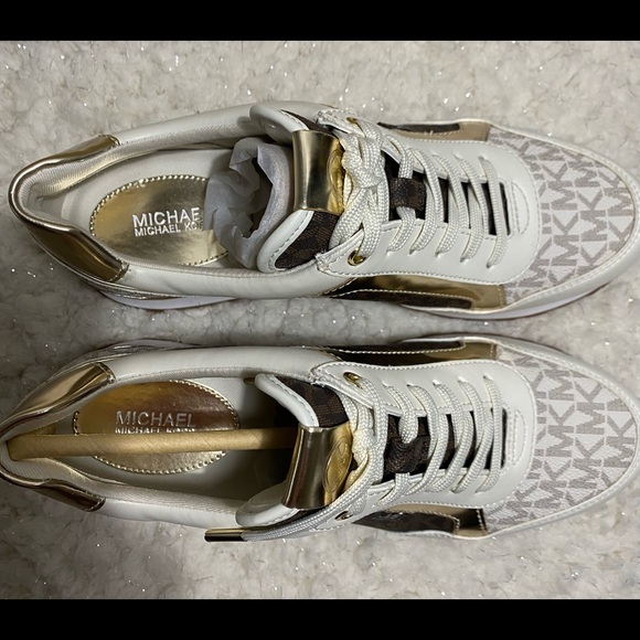 MICHAEL KORS SIGNATURE “MADDY” LEATHER DESIGNER TRAINING SHOES - Picture 7 of 9